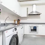 Artklass Apartment *